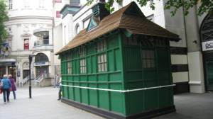 Cabbie shelter on Embankment Place